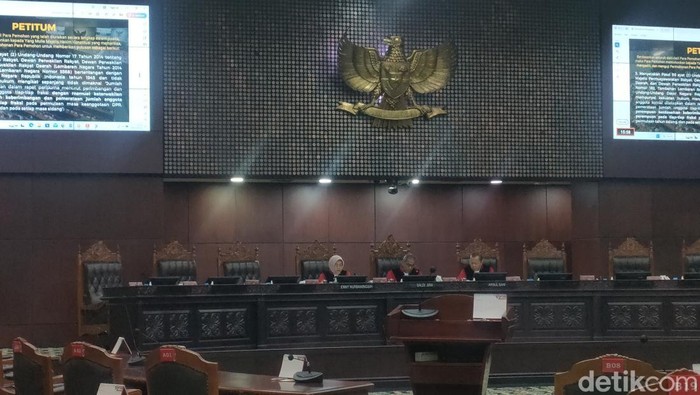 Hakim MK, Arsul Sani, mengaku tergelitik hanya DPR RI disorot tetapi tidak DPD-MPR dalam permohonan uji materi UU MD3 yang diajukan Koalisi Perempuan-Perludem. (Dwi Rahmawati/detikcom)
