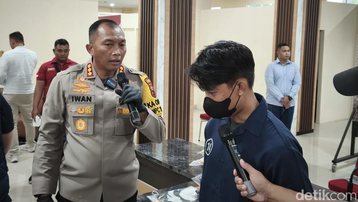 Kapolresta Solo Kombes Iwan Saktiadi saat memberi pernyataan kepada maling pembobol Kantor PPA saat jumpa pers di Mapolresta Solo, Selasa (10/12/2024).