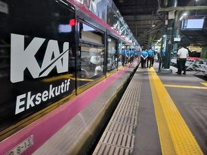 AHY dan Menhub-Menteri ATR Jajal Direct Train Jakarta-Jogja: Perjalanan 6 Jam