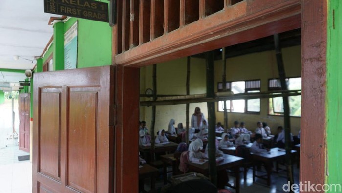 Kondisi ruang kelas SDN Karangpakis 2, Kecamatan Kabuh, Jombang Kondisi ruang kelas SDN Karangpakis 2, Kecamatan Kabuh, Jombang