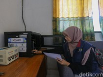 Layanan di Kantor Camat Wawonii Serba Sat-set Lewat WA