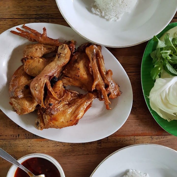 Liburan ke Jogja Wajib Cicip 5 Ayam Goreng Legendaris Ini!