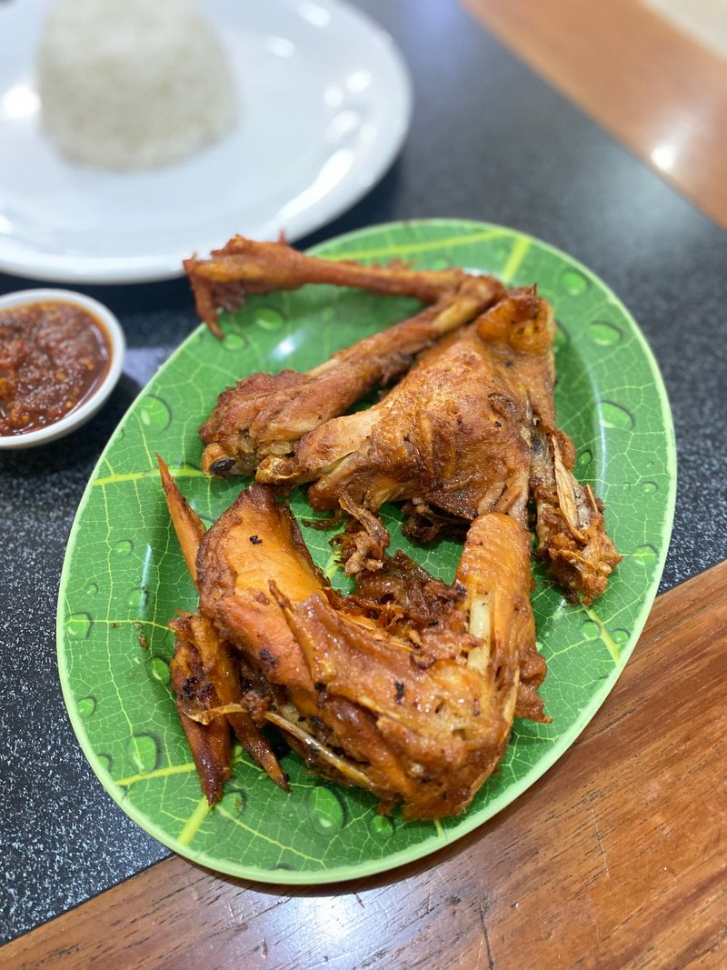 Liburan ke Jogja Wajib Cicip 5 Ayam Goreng Legendaris Ini!