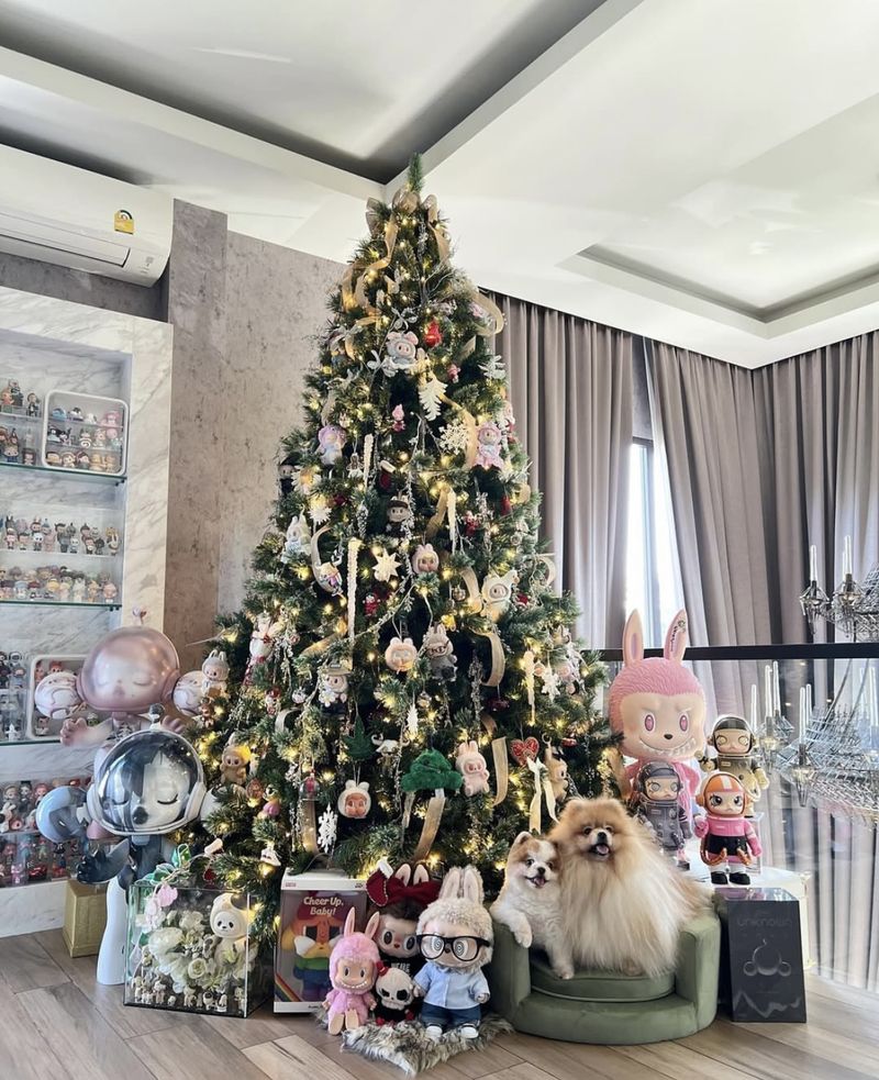 Lisa BLACKPINK Hias Rumah dengan Pohon Natal Serba Labubu, Bikin Tren Baru