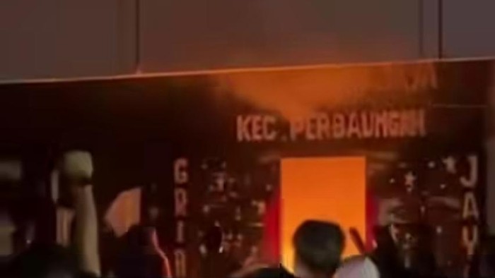 Markas Grib Sergai yang dibakar. (Foto: Istimewa)