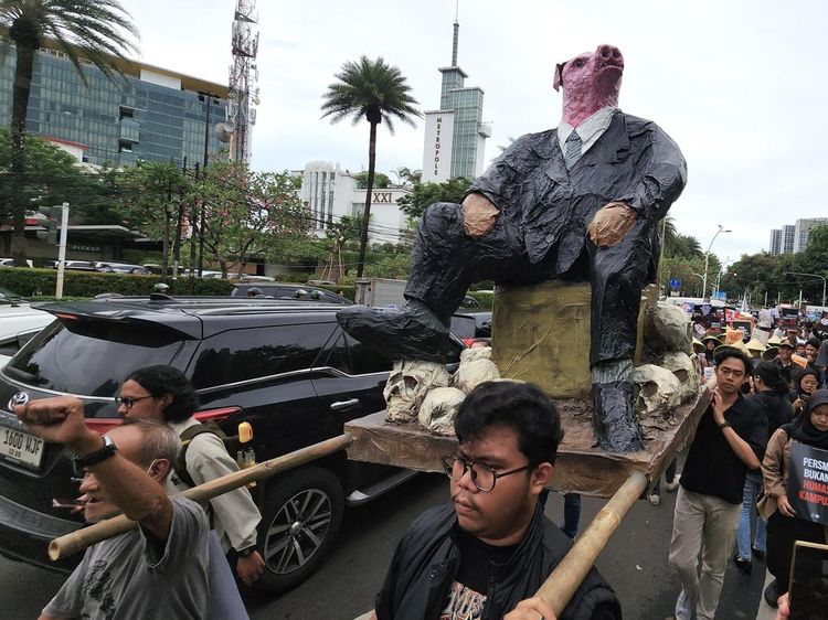 Massa dari Berbagai Elemen Gelar Aksi Jalan Kaki Peringati Hari HAM Sedunia