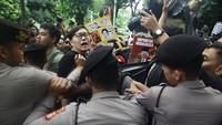 Tema ini menjadi sebuah refleksi cita-cita besar sebagai bangsa yang hidup dalam keberagaman.