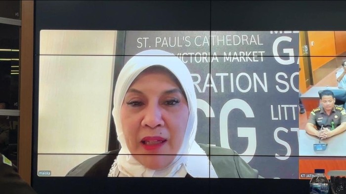 Mia Amiati, Kejati Jatim dalam jumpa pers daring