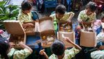 Momen Siswa TK di Samarinda Ikuti Uji Coba Makan Bergizi Gratis