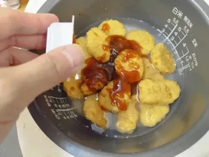 Nasi Dimasak dengan Nugget Ayam Pakai Rice Cooker, Ini Hasilnya