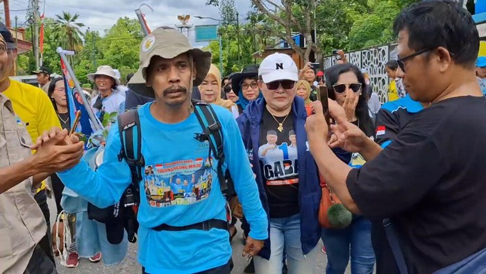 Medi Bastomi warga Desa Dono, Kecamatan Sendange, Tulungagung bernazar jalan kaki ke IKN
