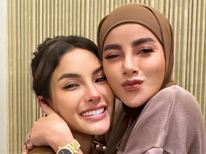 Olla Ramlan dan Nikita Mirzani