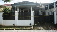 Pengasuh di tempat penitipan anak (daycare) bernama Seftyana (35) di Sawangan, Kota Depok ditetapkan sebagai tersangka. Hal ini karena aksi kejinya menyiramkan air panas kepada bayi berusia 1 tahun 3 bulan.