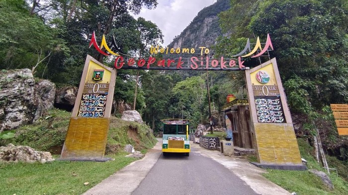 Pintu masuk desa wisata Silokek, Kabupaten Muaro Sijunjung, Sumatera Barat (Laman Kemenparekraf)