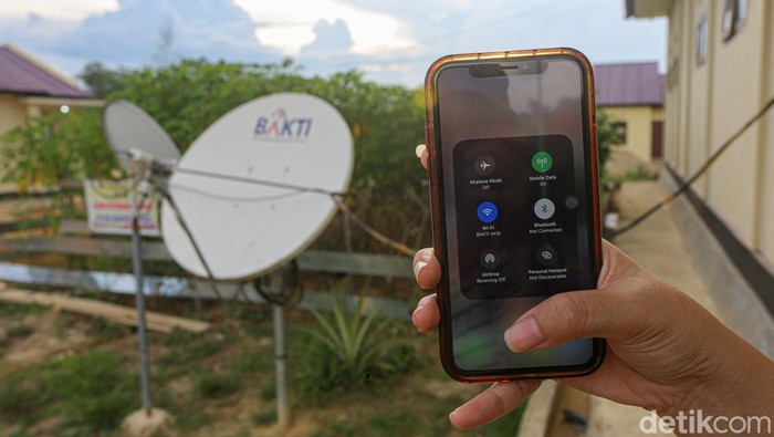 Polsek di Pedalaman Konawe Manfaatkan Internet untuk Tangkal Hoax Suasana di Polsek Wawonii Tengah, Kepulauan Konawe, Sulawesi Tenggara.