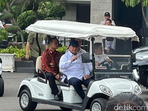 Saat Prabowo Keliling Istana Naik Buggy Car Disopiri Mayor Teddy