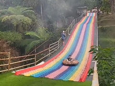 Rainbow Slide di Dusun Giok Bogor