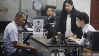 Ketua Mahkamah Konstitusi (MK) Suhartoyo sebelumnya mengatakan sidang perdana sengketa hasil pilkada kemungkinan akan digelar awal Januari 2025. Suhartoyo mengatakan saat ini MK masih membuka pengajuan permohonan perkara.