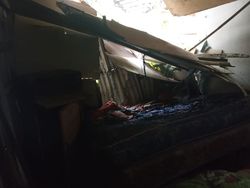 Rumah di Makassar Tertimbun Longsoran Tanah Pondasi Saat Hujan, 1 Orang Luka