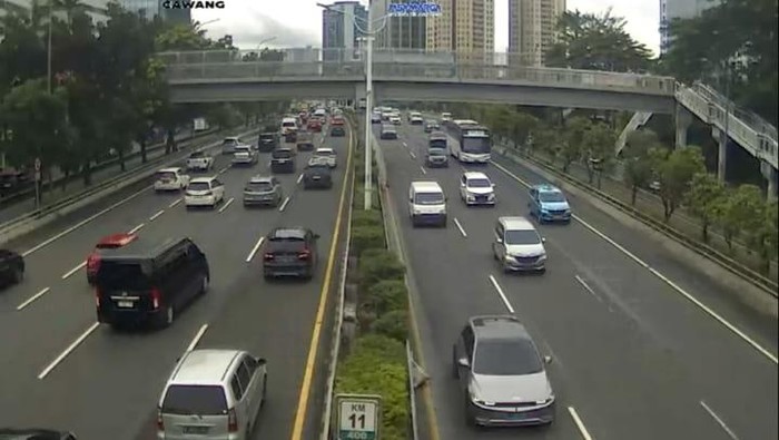 Screenshot CCTV Tol Dalam Kota Padat di Sejumlah Titik (10/12)