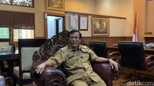 Sekwan DPRD Bali I Gede Dewa Indra Putra saat ditemui detikBali di kantor DPRD Bali, Senin (9/12/2024). (Rizki Setyo)