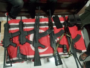 Viral Berpose Pakai AK-47 dan Bendera Bulan Bintang, Pria di Aceh Ditangkap