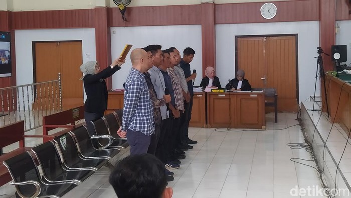 Pengadilan Negeri Palembang kembali menggelar sidang kasus korupsi penerbitan sertifikat program Pendaftaran Tanah Sistematis Lengkap (PTSL). Agenda sidang pada Selasa (10/12/2024) adalah pemeriksaan para saksi.
