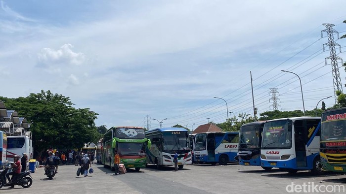 Terminal Purabaya Siapkan Ribuan Armada Bus untuk Libur Nataru 2024