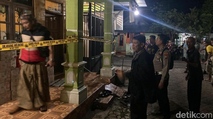 TKP pria Pasuruan tewas ditusuk tetangga