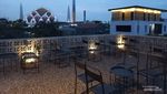 Kafe di Bandung dengan Pemandangan Masjid Al Jabbar yang Agung
