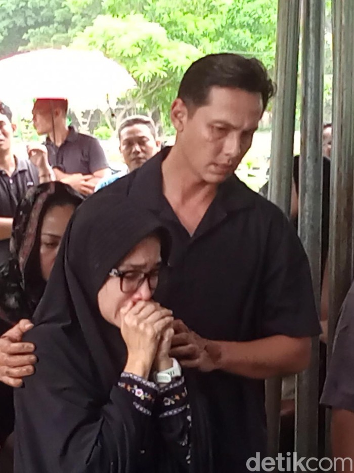Ussy Sulistiawaty