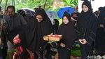 Tangis Pilu Ussy Sulistiawaty Ditinggal Selamanya oleh Ibunda