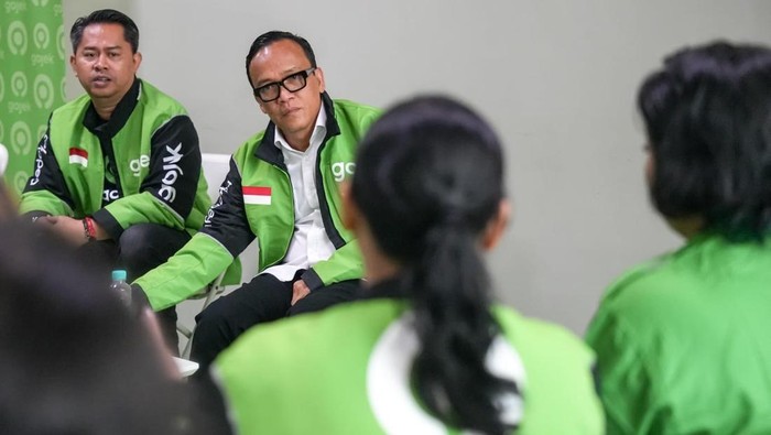 Wakil Menteri Ketenagakerjaan (Wamenaker) Immanuel Ebenezer mengunjungi kantor Gojek