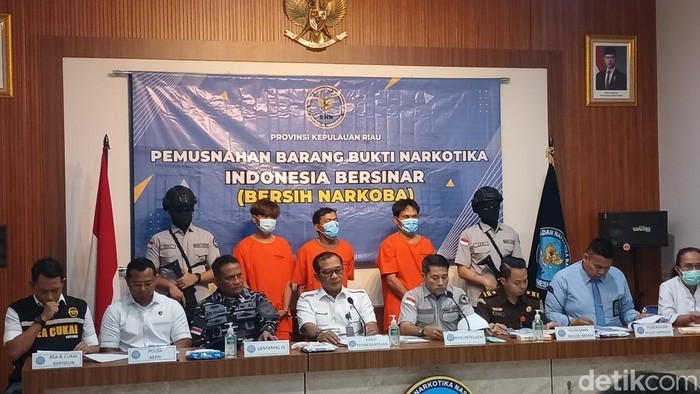 12,3 Kg Sabu hasil pengungkapan di Batam dan Karimun dimusnahkan. (Foto: Alamudin Hamapu/detikSumut).