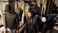 Pasukan Hayat Tahrir al-Sham (HTS) yang menggulingkan rezim Presiden Bashar al-Assad, menemukan puluhan mayat dengan tanda-tanda bekas penyiksaan di dalam kamar mayat sebuah rumah sakit dekat ibu kota Damaskus.