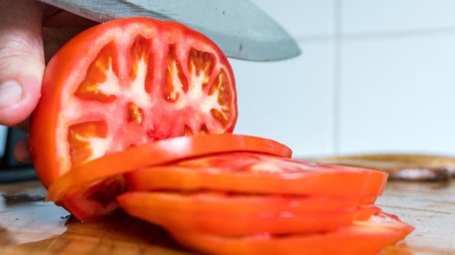 Tomat Itu Buah atau Sayur? Ini Jawaban Ilmiahnya