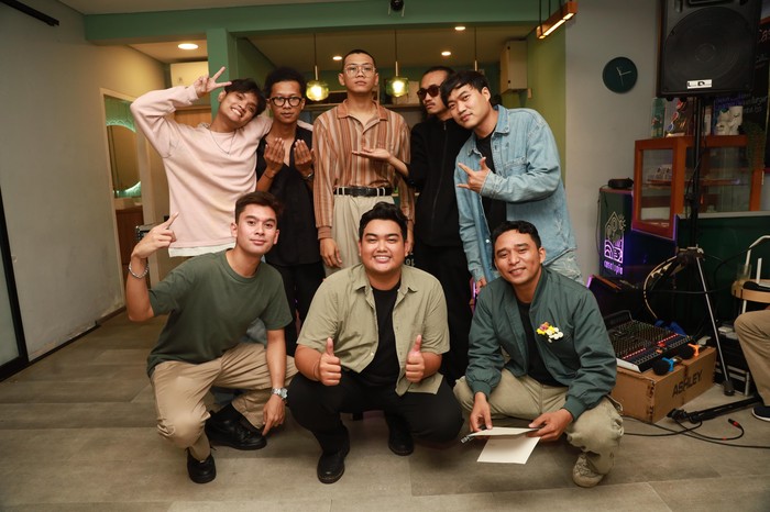 Penyanyi Albert Tanabe meluncurkan single terbaru Meski Tak Lagi Kau Dengar di program Main-Main.