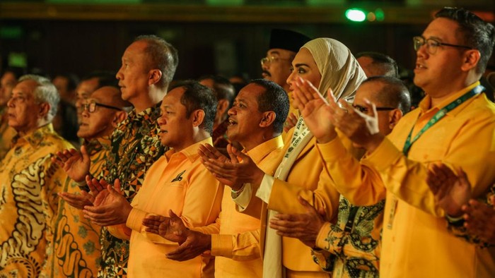 Ketua Umum Partai, Golkar Bahlil Lahadalia, membuka acara Bimbingan Teknis (Bimtek) Legislator Nasional Fraksi Partai Golkar, di Jakarta, Rabu (11/12).