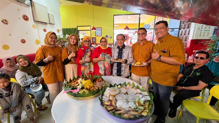 Bakso Malang Mamayowes meresmikan cabangnya yang ke-5 di Maspion Square, Surabaya.