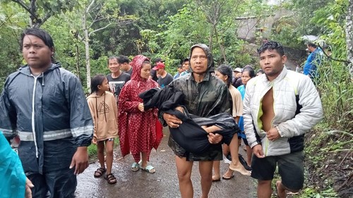 Bocah 10 tahun berhasil ditemukan di Sungai Batu Miyeh, Desa Tianyar Barat, Kecamatan Kubu, Kabupaten Karangasem, Rabu (11/12/2024). (dok. Polres Karangasem)