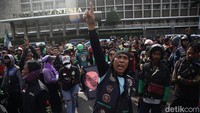 Para driver ojek online yang menggelar aksi ini yang tergabung dalam Koalisi Ojol Nasional.