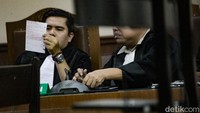 Kasus korupsi pengelolaan timah turut menyeret Harvey Moeis dan Helena Lim.  