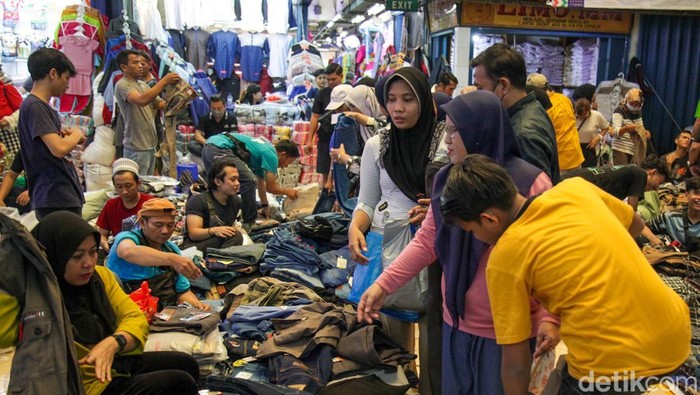 Survei Konsumen Bank Indonesia (BI) pada November 2024 mengindikasikan keyakinan konsumen terhadap kondisi ekonomi meningkat dibandingkan dengan bulan sebelumnya.