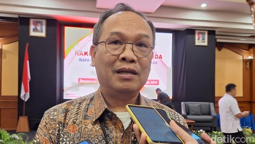 Inspektur Jenderal Kemendagri Azwan saat diwawancarai di Mataram, Rabu (11/12/2024).