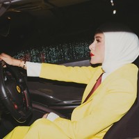 Olla mengawali karier sebagai finalis ajang pemilihan Cover Girl Mode pada tahun 1997. Penampilan nyentriknya tersebut untuk kebutuhan syuting video klip singlenya yang berjudul Bahaya. Foto: Dok. Instagram @ollaramlan.