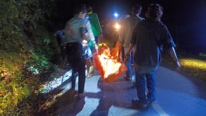 Jasad remaja yang tewas tenggelam usai kapal karam saat memancing. (Istimewa)