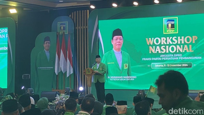 Ketua Umum PPP M Mardiono dalam acara Bimtek anggota DPRD PPP
