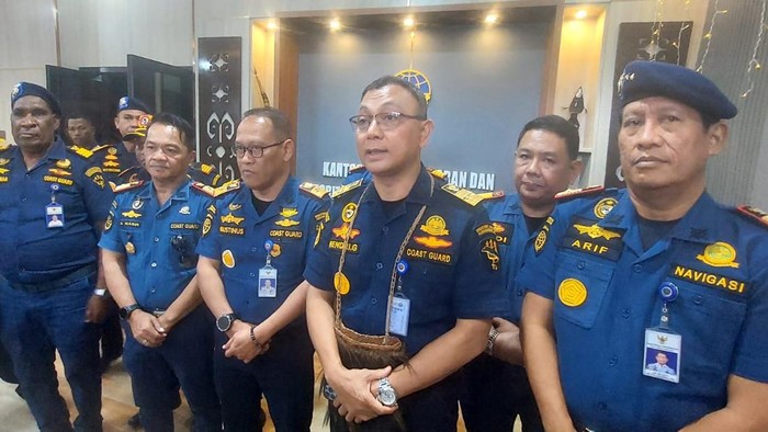 Konferensi pers KSOP Sorong.