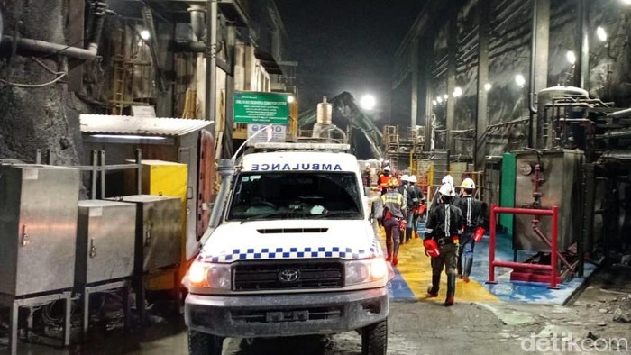 Mengintip Tambang Sedalam 1,7 Km di Perut Bumi Papua Tambang bawah tanah Deep Mill Level Zone (DMLZ) milik PT Freeport Indonesia di Mimika, Papua, berada di kedalaman 1,7 Km. Yuk lihat.