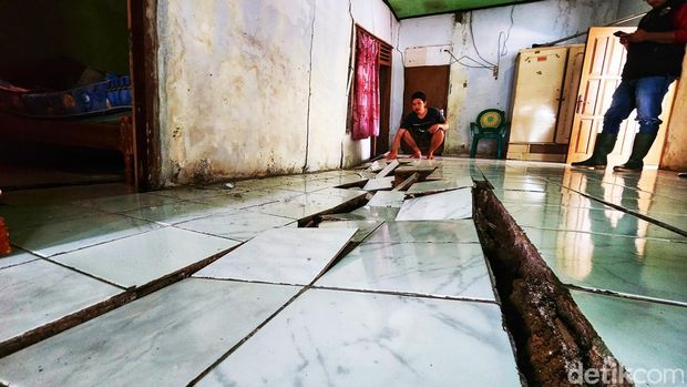 Menyusuri Jejak Bencana Pergerakan Tanah di Sukabumi
